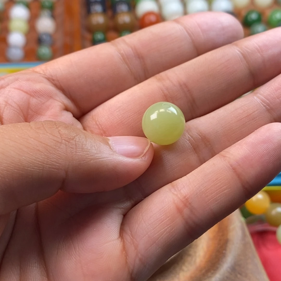 和田玉未镶嵌珠宝奇石大****司卡12黄口y