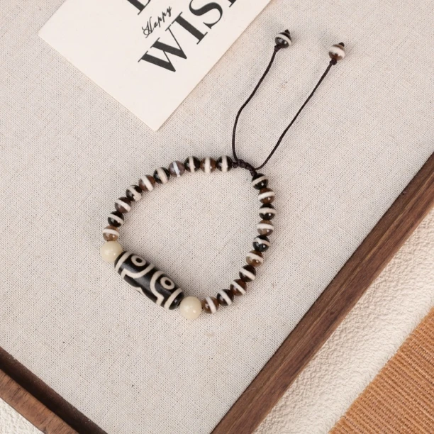 LZ3649-1 三眼藏式桶珠黑白一线圆珠6mm玛瑙手链