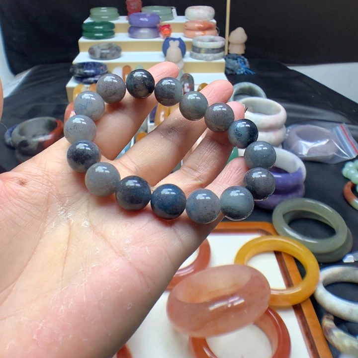 未镶嵌手镯石英质玉