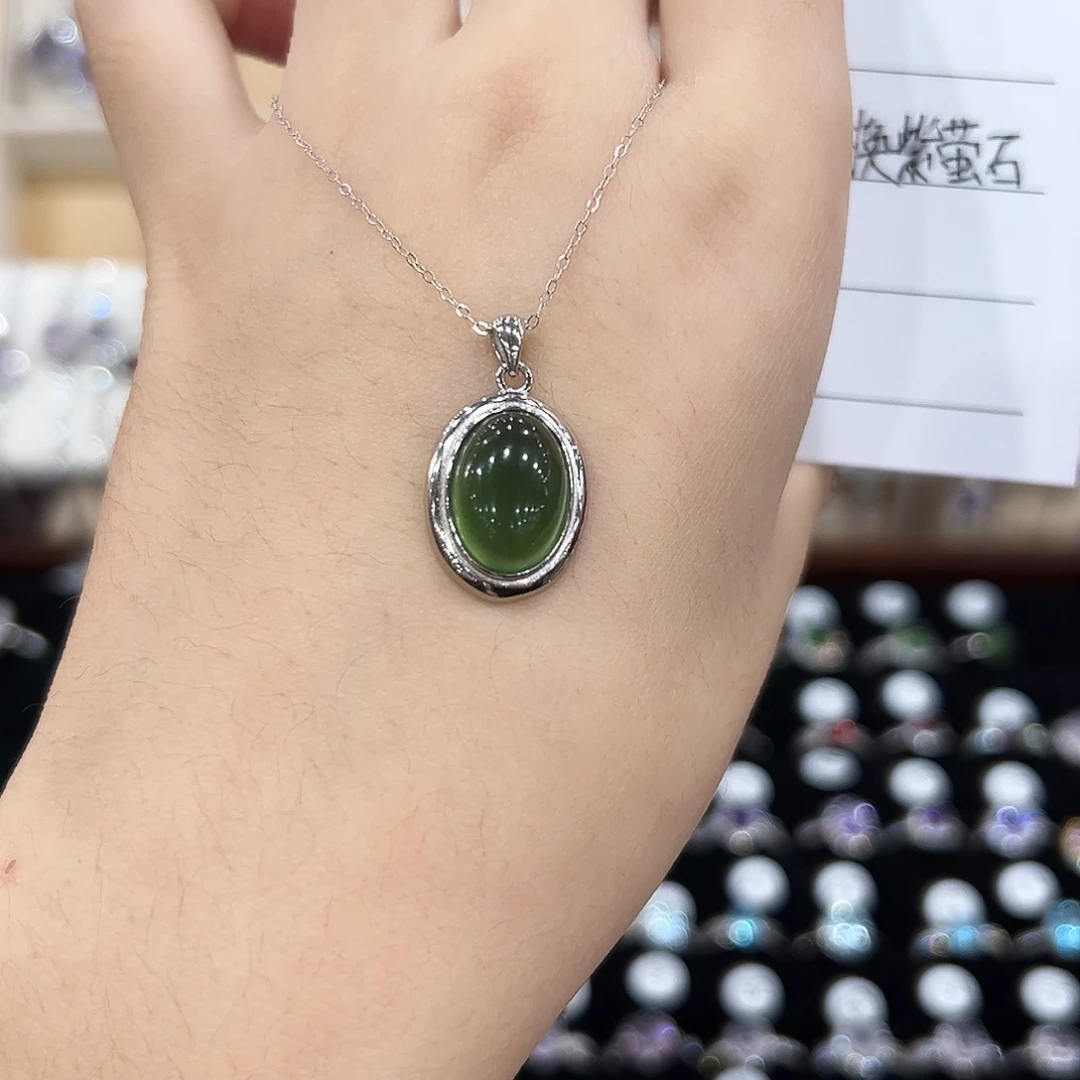 包***珞蛇纹石玉合金颈饰