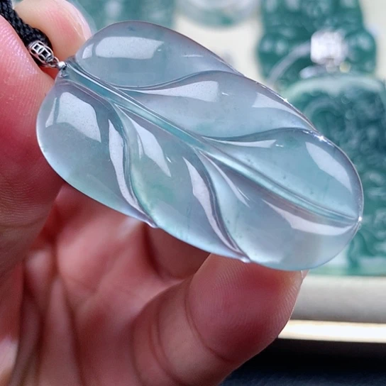 【闪购商品】翡翠颈饰18K金镶嵌天然翡翠