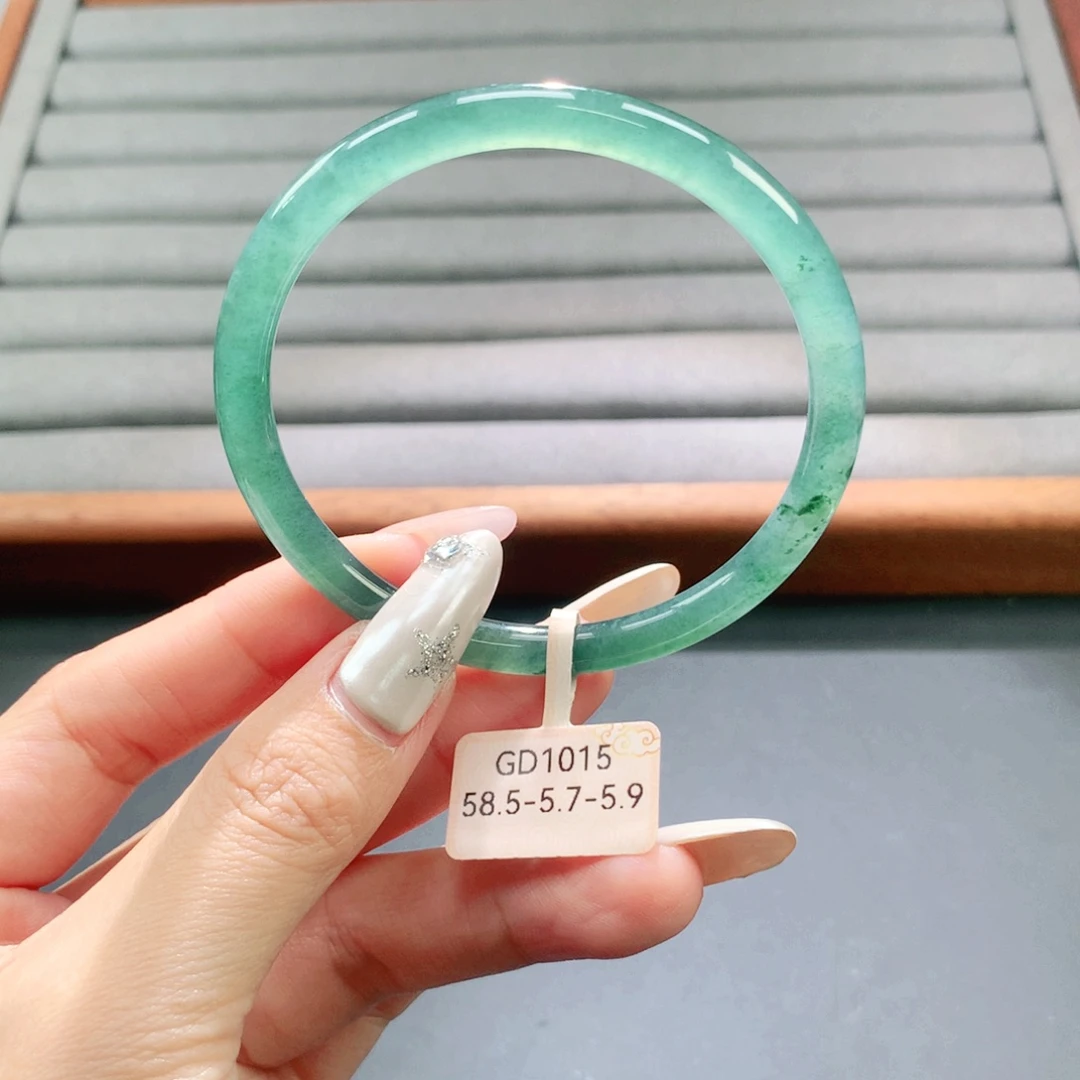 翡翠未镶嵌手镯天然