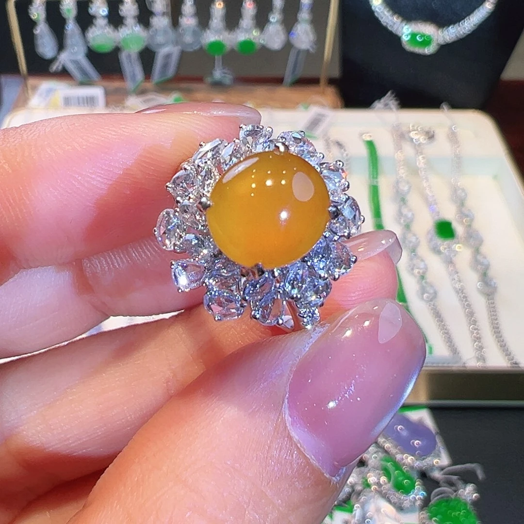 翡翠戒指18K金镶嵌