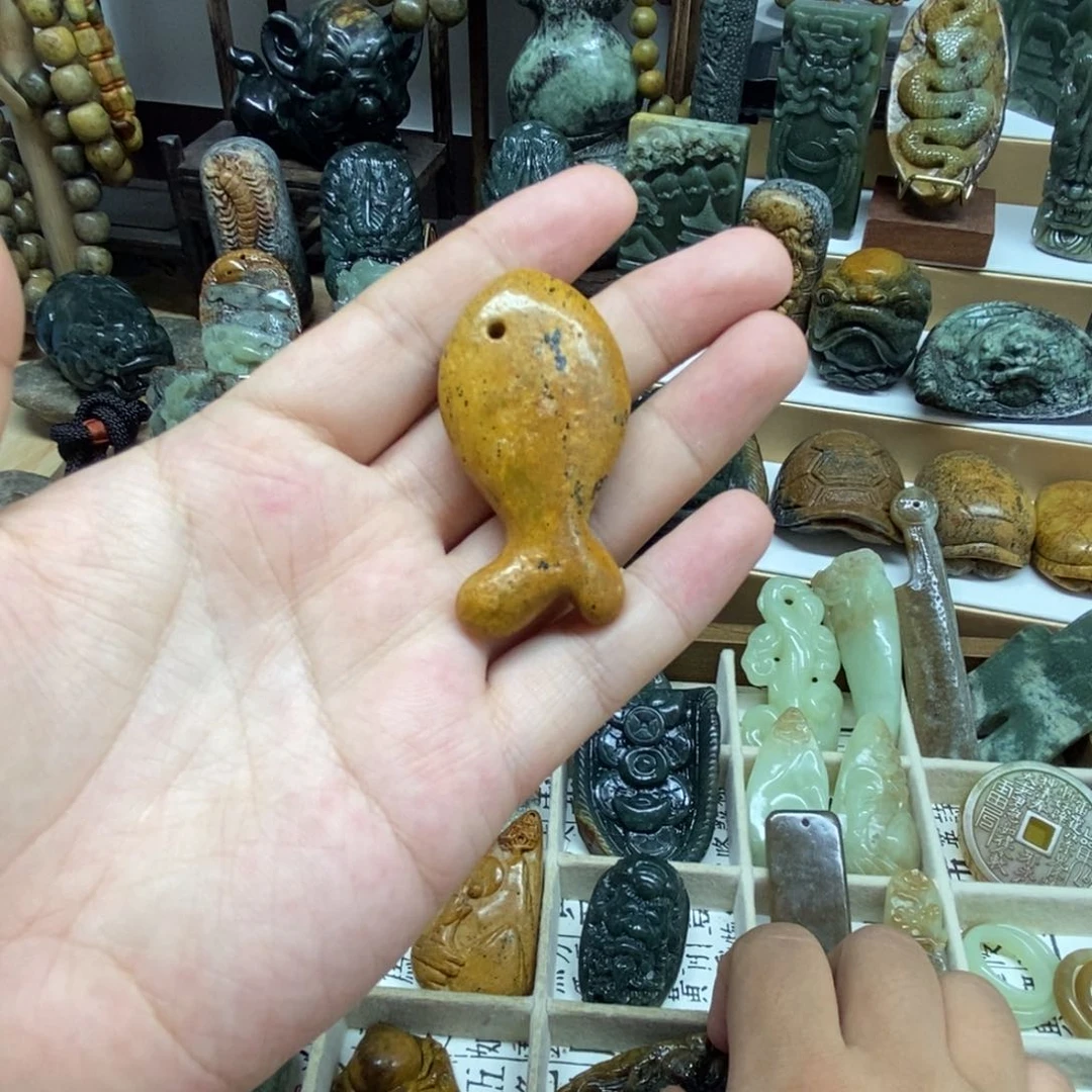 未镶嵌岫岩河磨玉（透闪石质玉）把件乐*