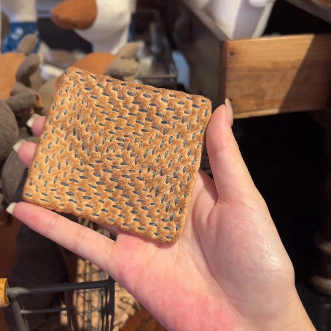 瓷片陶瓷。      陶瓷。