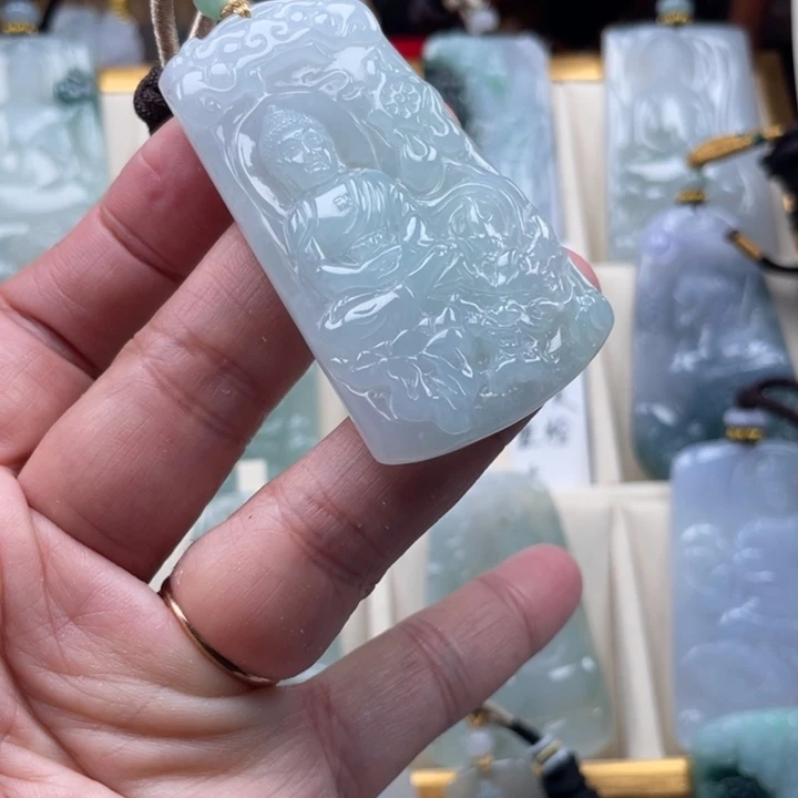 翡翠未镶嵌挂件玉