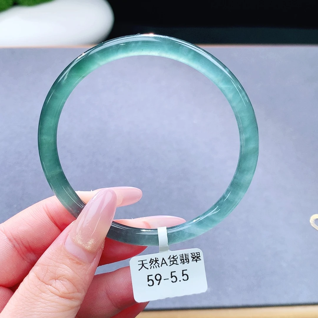 未镶嵌手镯（圆镯）翡翠