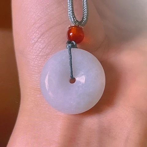 未镶嵌翡翠胸饰翡翠