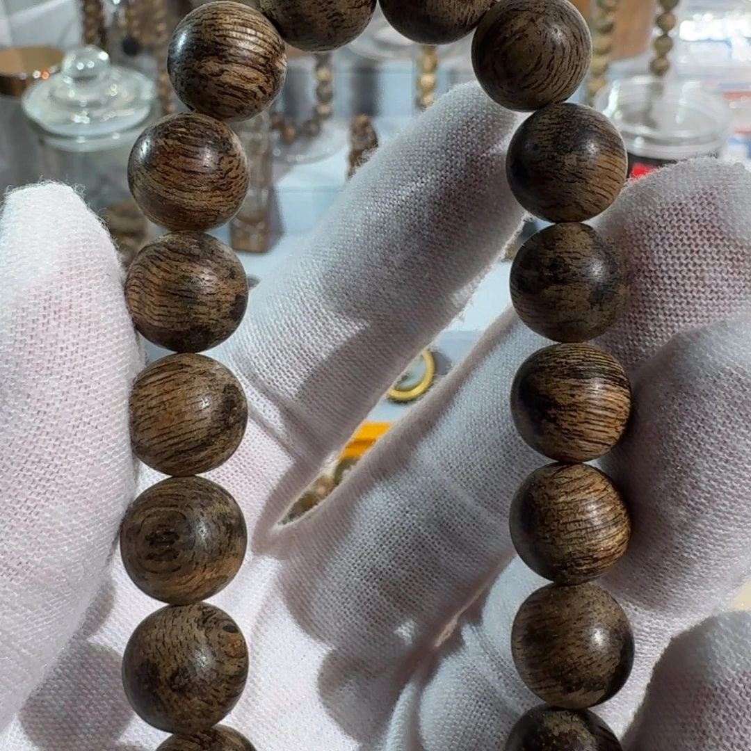 沉香沉香碎屑达拉干1.1八分沉12.2克