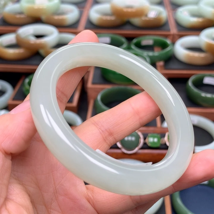 和田玉手镯未镶嵌58