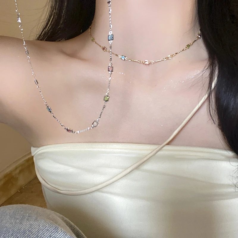 2024新款彩色方形水晶细款项链女春夏季轻奢小众个性锁骨链配饰品