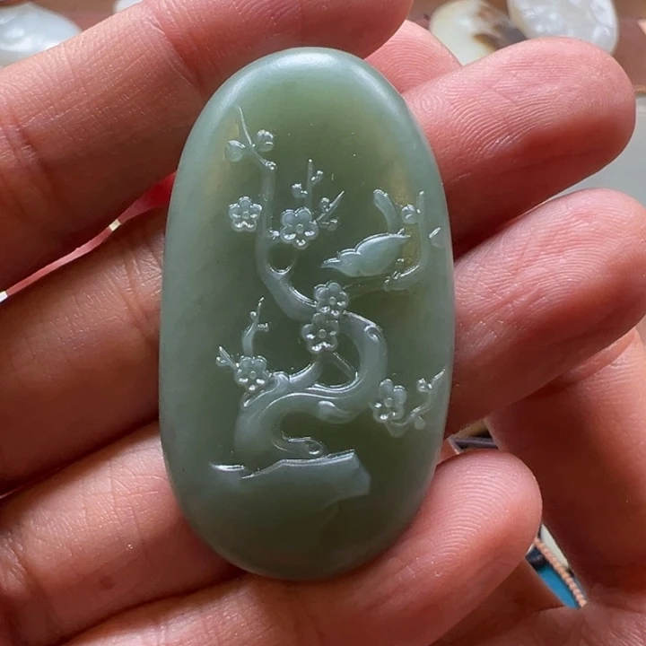 和田玉未镶嵌颈饰喜上眉梢