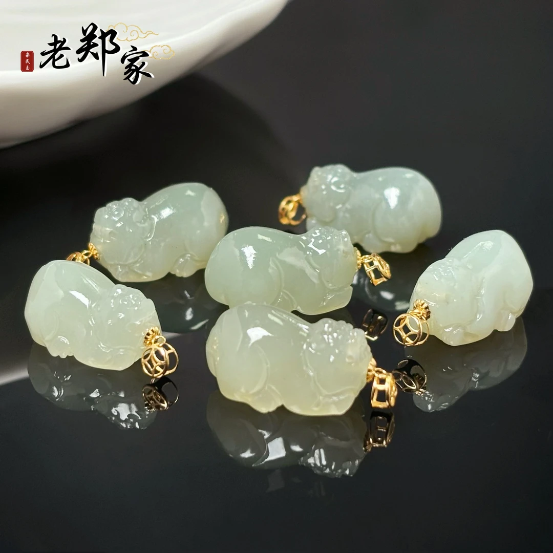 【老郑家】18K金和田玉貔貅挂件 多样性发一件 不带链 2612