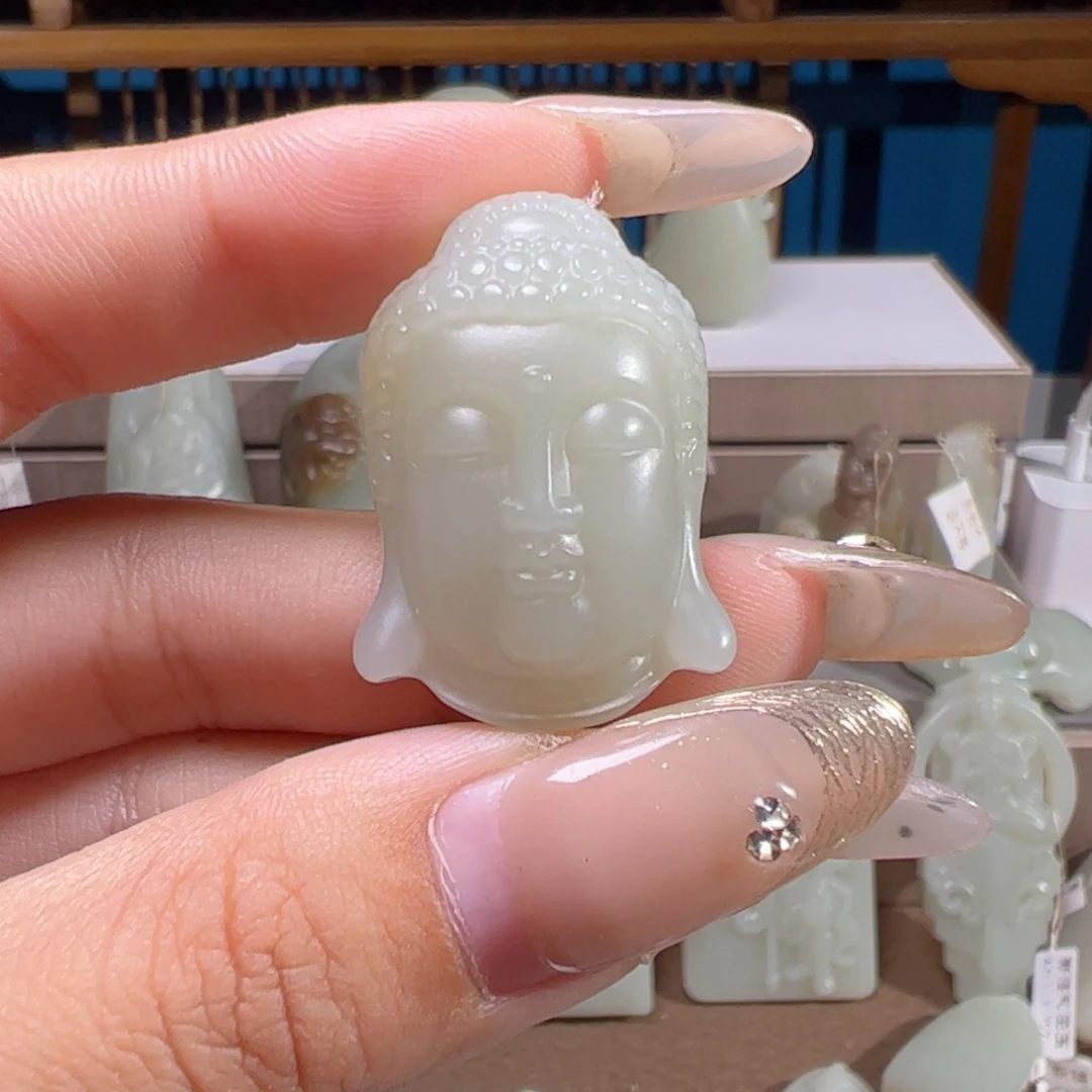 颈饰未镶嵌和田玉（糖玉）