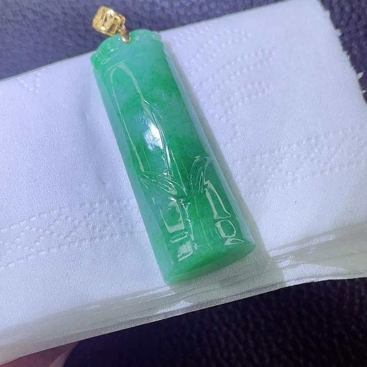 翡翠颈饰18K金镶嵌翡翠