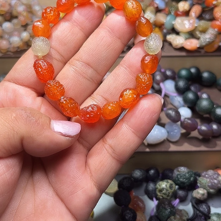 阿拉善彩玛瑙手串