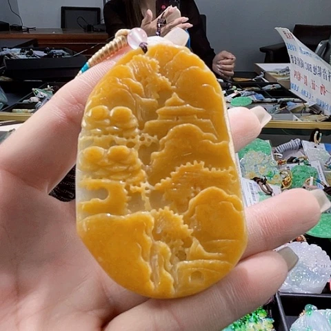 颈饰未镶嵌翡翠一个