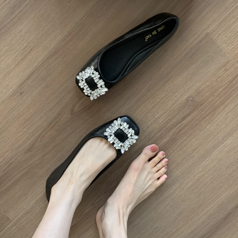 法式平底方头水钻单鞋女鞋子2025新款春秋杏色通勤瓢鞋气质晚晚鞋