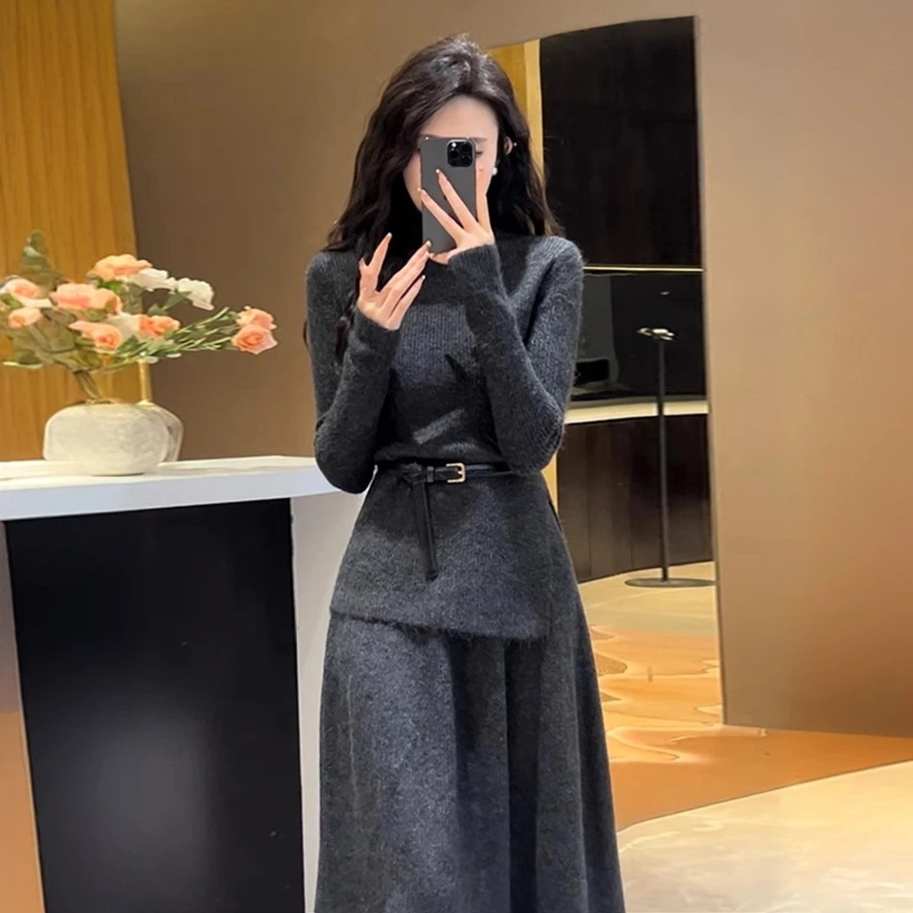 2025年秋冬季新款女装纯色茶系穿搭一整套小香赫本风针织裙子外穿