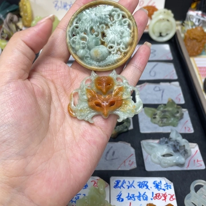 鑫***作合金蛇纹石玉颈饰