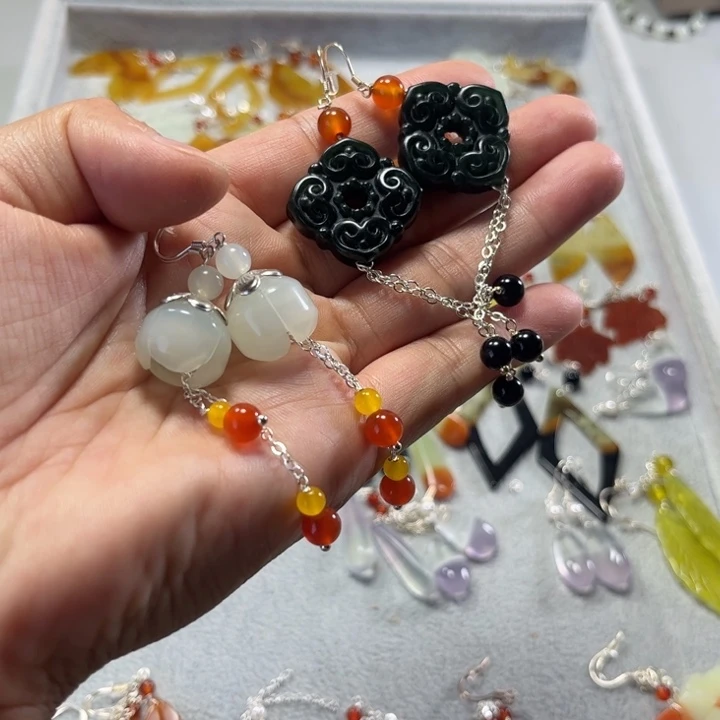 合金蛇纹石玉耳饰