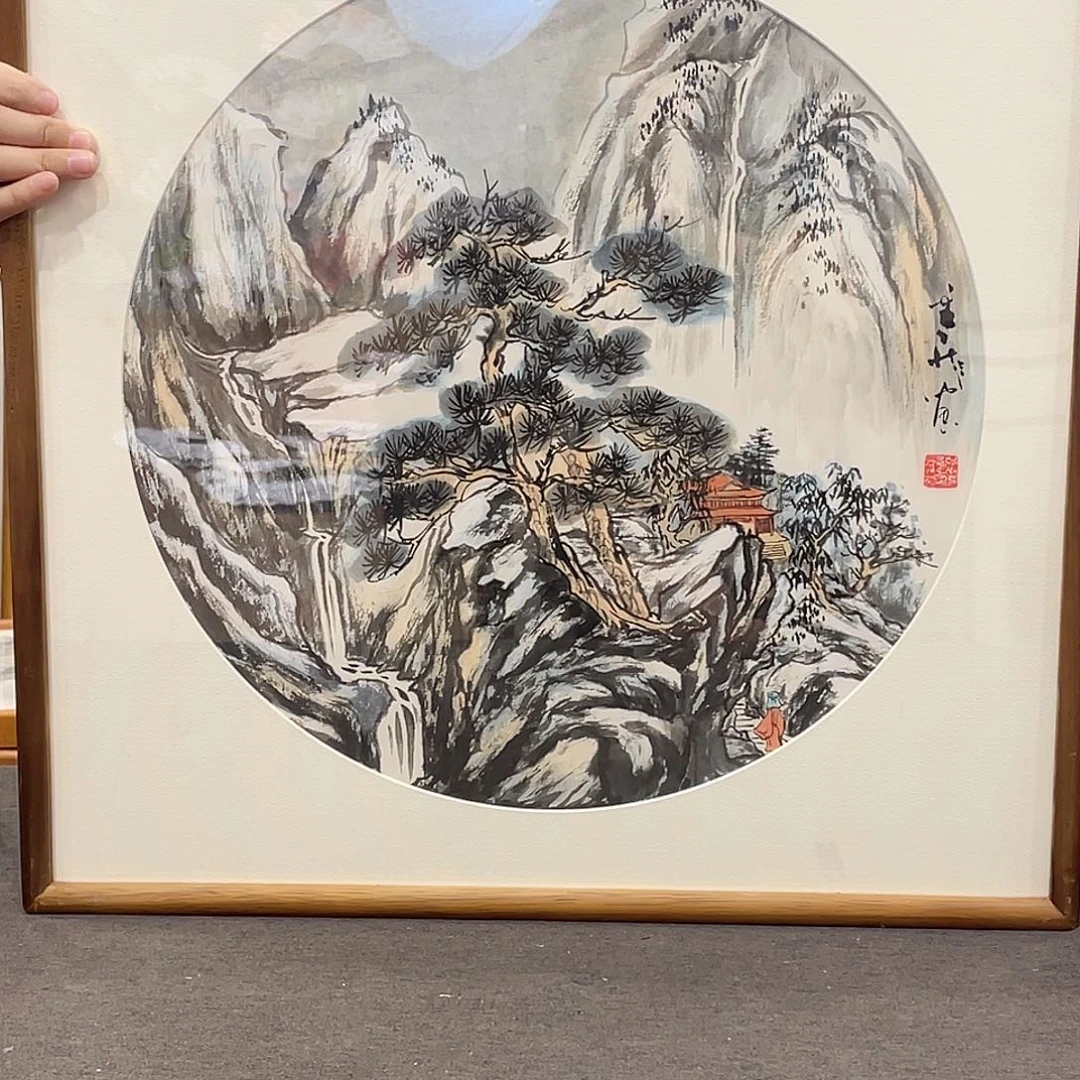 国画手绘带框尺寸： 53*53