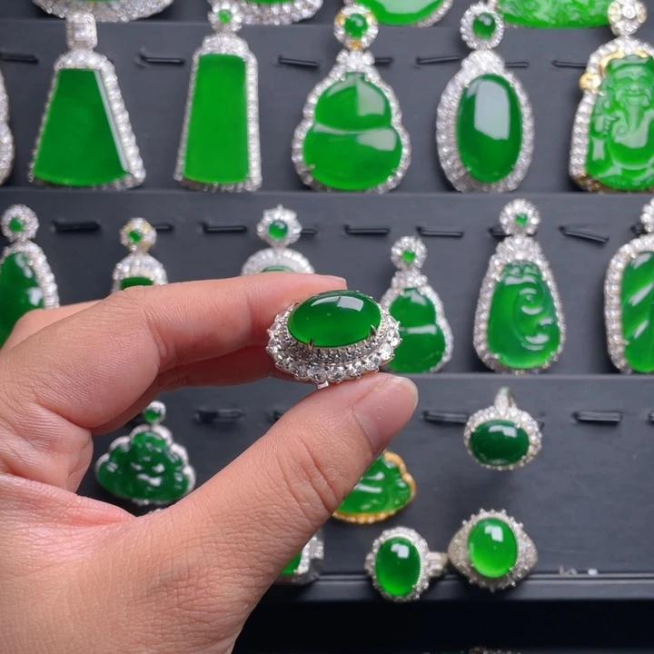 翡翠戒指未镶嵌翡翠戒指