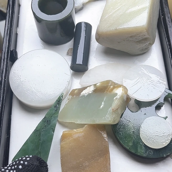 和田玉（糖玉）和田玉边角料9K金镶嵌梦**缘