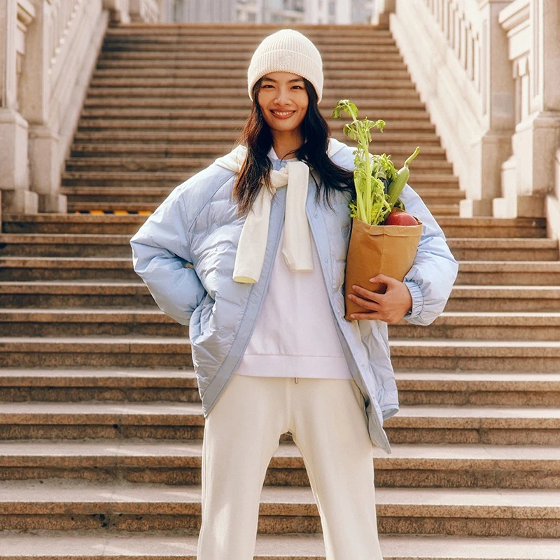 艾莱依时装羽绒服2025新款轻薄透气短款户外舒适宽松保暖外套2001