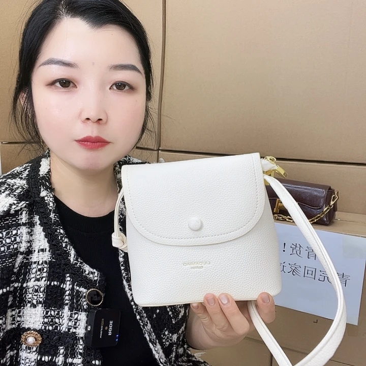 黄牛皮（革）PU牛皮（革）PVC牦牛剖层皮革牦牛皮（革）人造