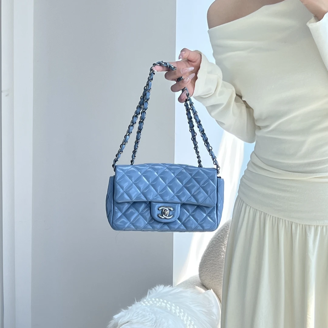 95新 Chanel/香奈儿 chanel雾霾蓝漆皮mini cf斜挎包