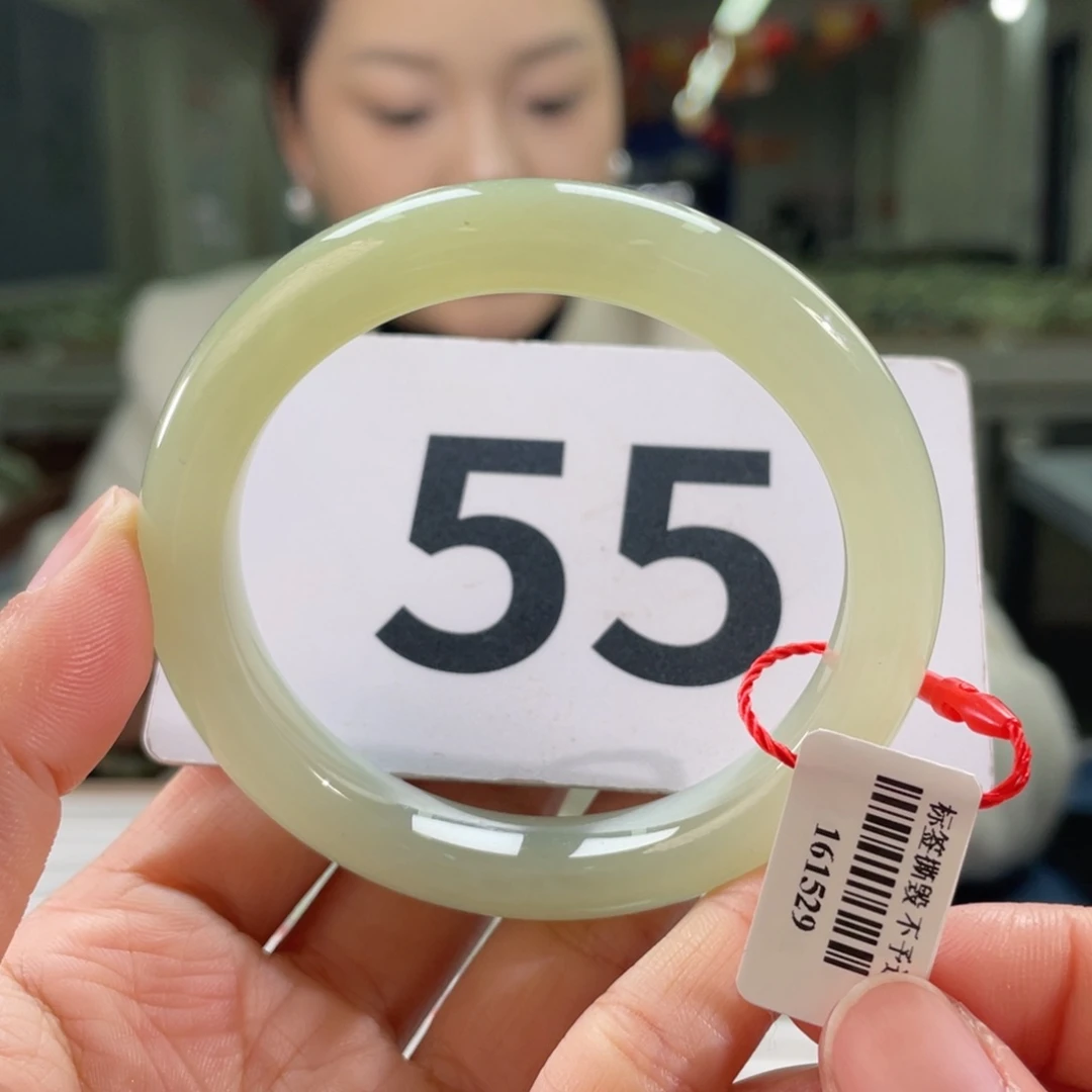 未镶嵌手镯和田玉微瑕