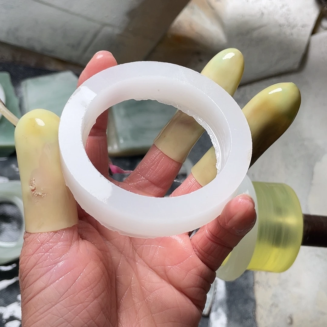 啊***哲定制石英质玉（天山翠）定制