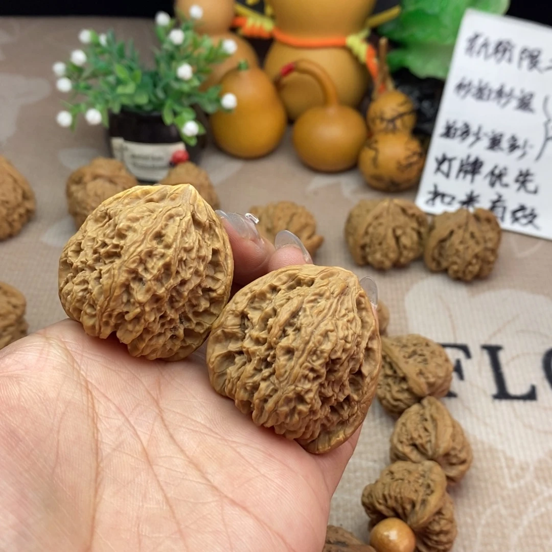 文玩核桃吊坠南疆