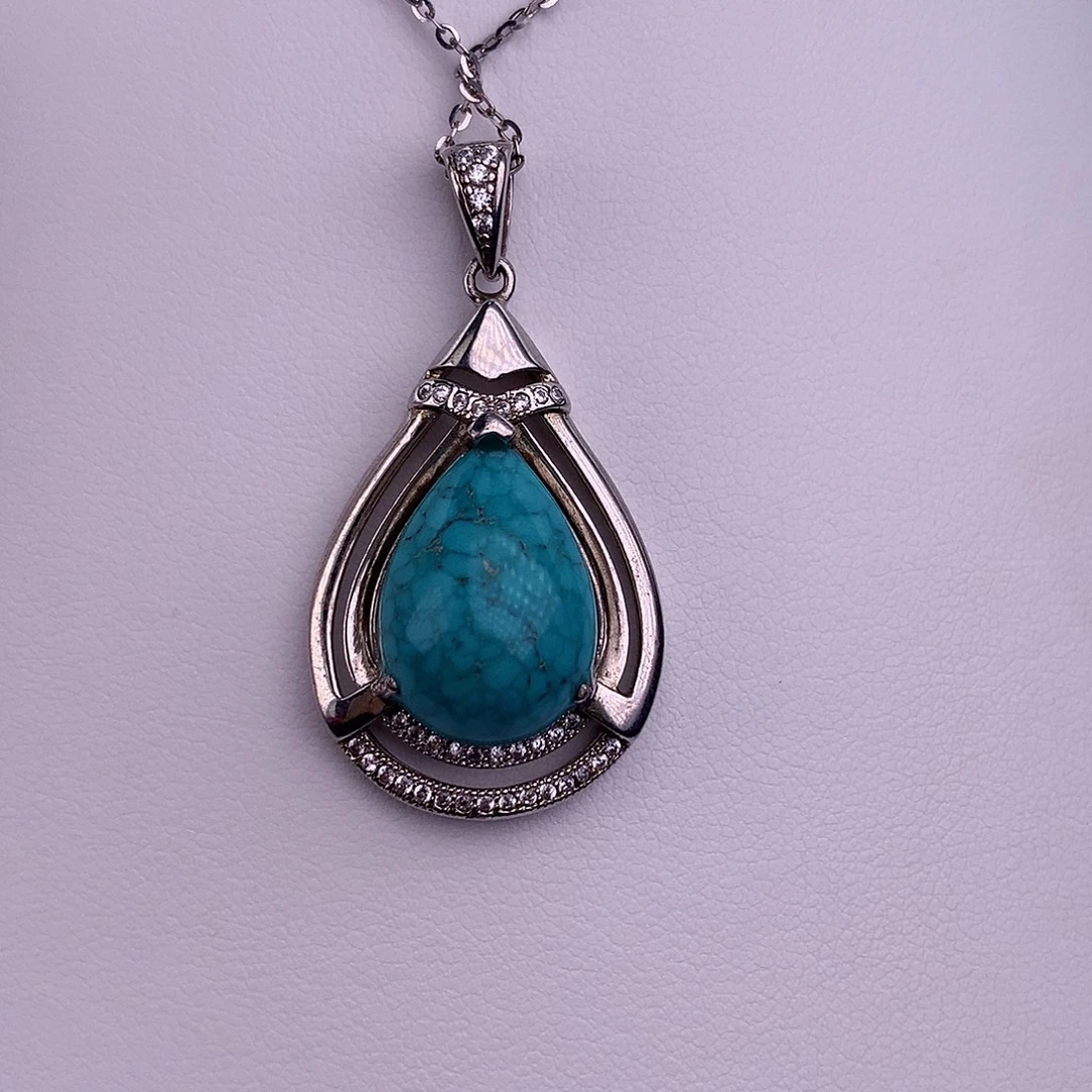 未镶嵌绿松石颈饰