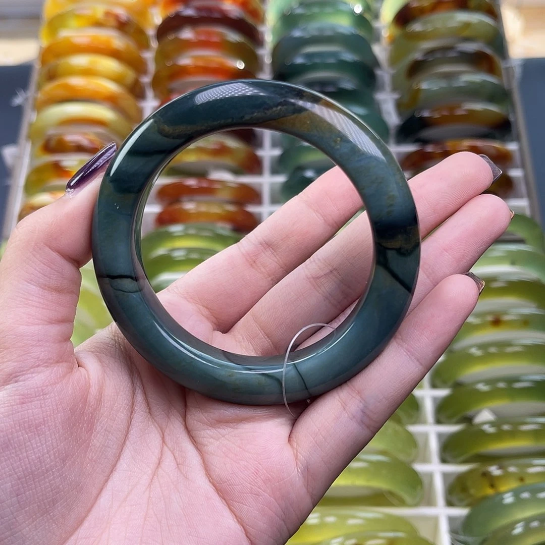 蛇纹石玉未镶嵌手镯