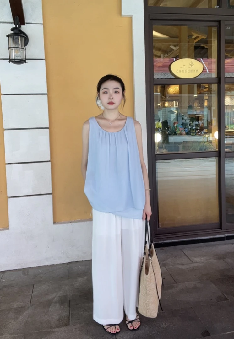 【羽奢时尚】法式压褶无袖背心衬衫女夏季新款减龄显瘦露肩上衣