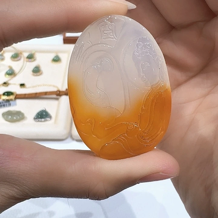 石英质玉合金颈饰