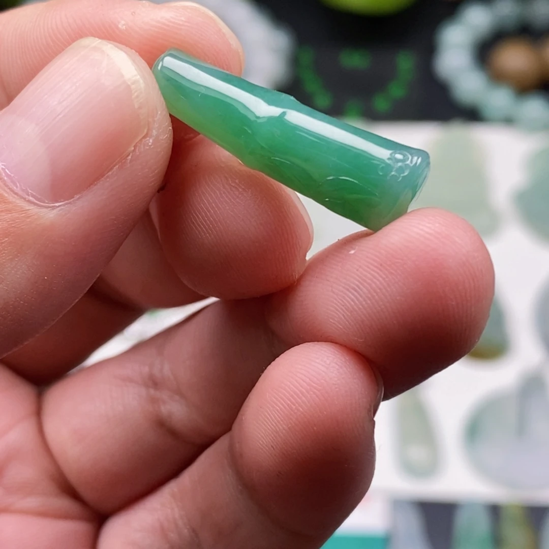 定制翡翠未镶嵌翡翠竹节