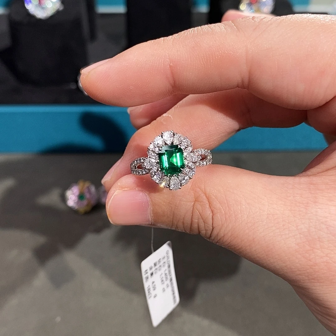 祖母绿戒指18K金镶嵌吉尔德微油沃顿绿1.40ct