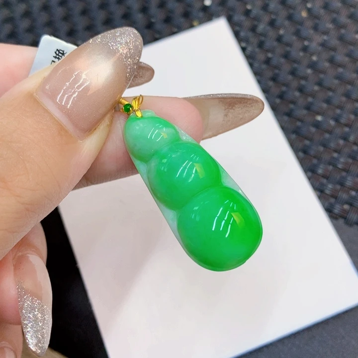 颈饰18K金镶嵌翡翠天然翡翠
