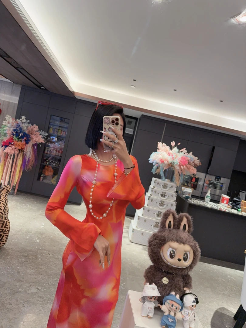 DOUWU【烈日女神】红色满身花朵圆领长袖连衣裙(干洗）LYQ13923