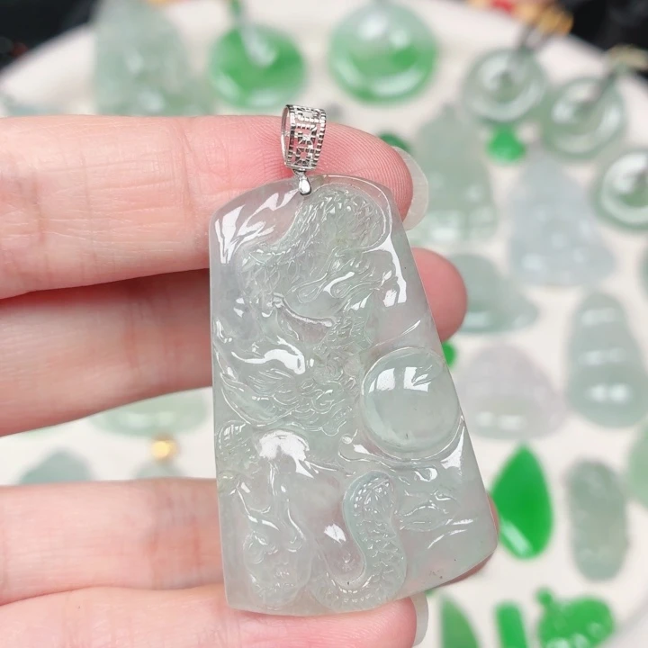 翡翠18K金镶嵌颈饰缅甸天然A货翡翠