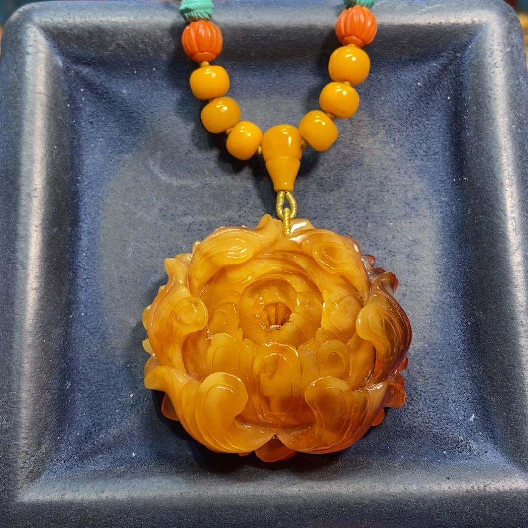 琥珀未镶嵌颈饰蜜蜡