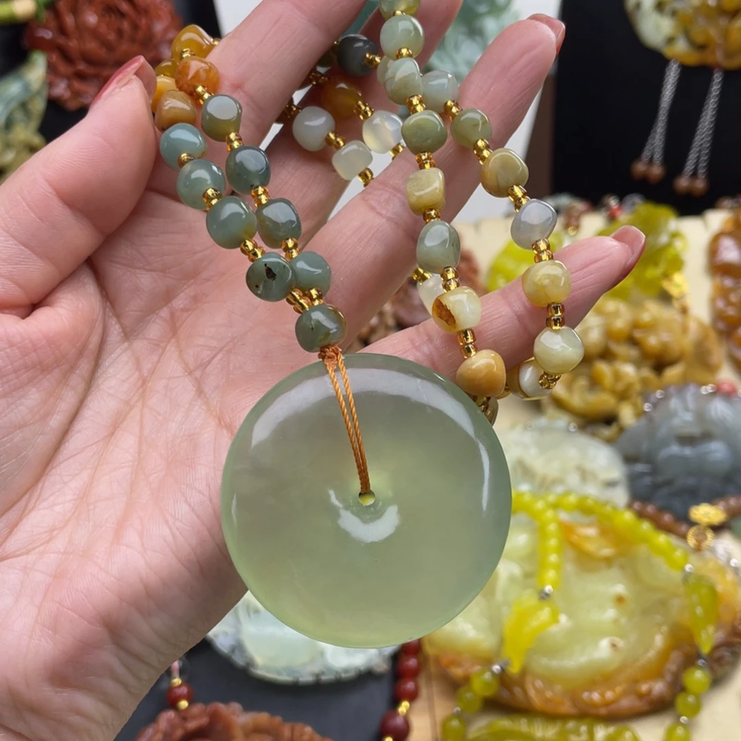 未镶嵌蛇纹石玉颈饰