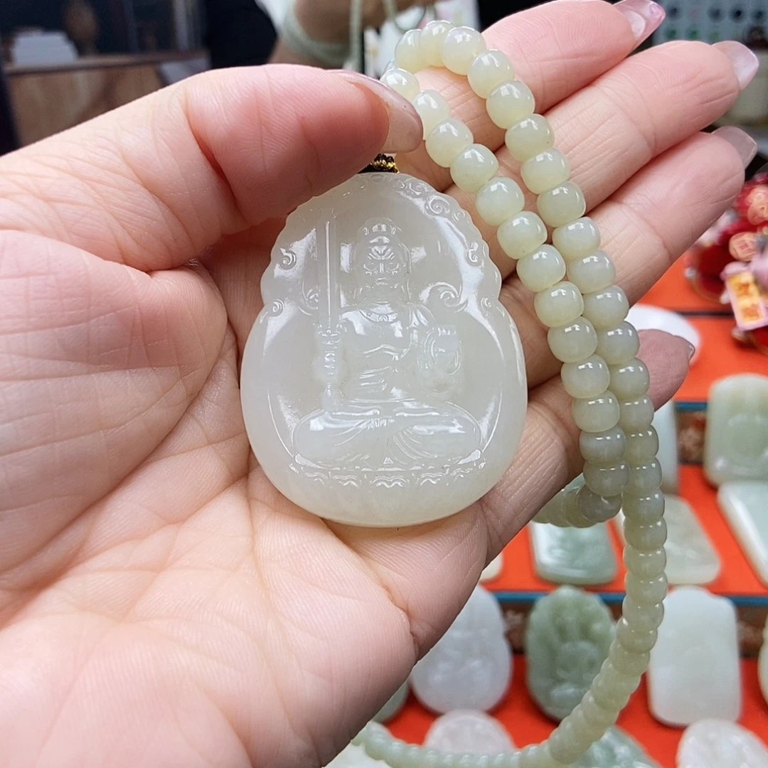 秋***舍和田玉未镶嵌颈饰