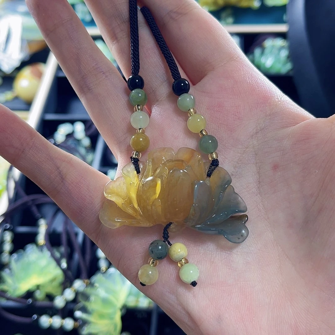 蛇纹石玉颈饰未镶嵌