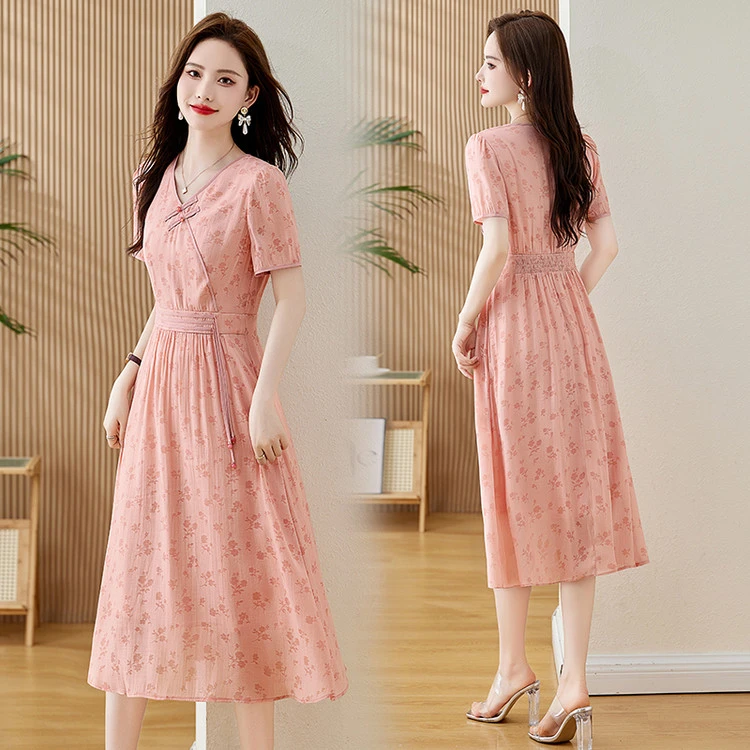 小众刺绣收腰连衣裙轻职风连衣裙夏季新款女时尚气质高级感女神约