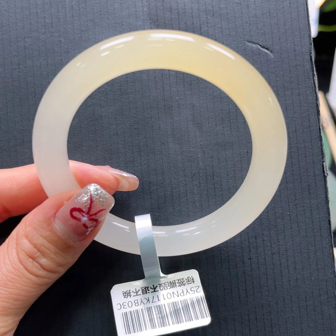 石英质玉手镯未镶嵌➕艳艳57