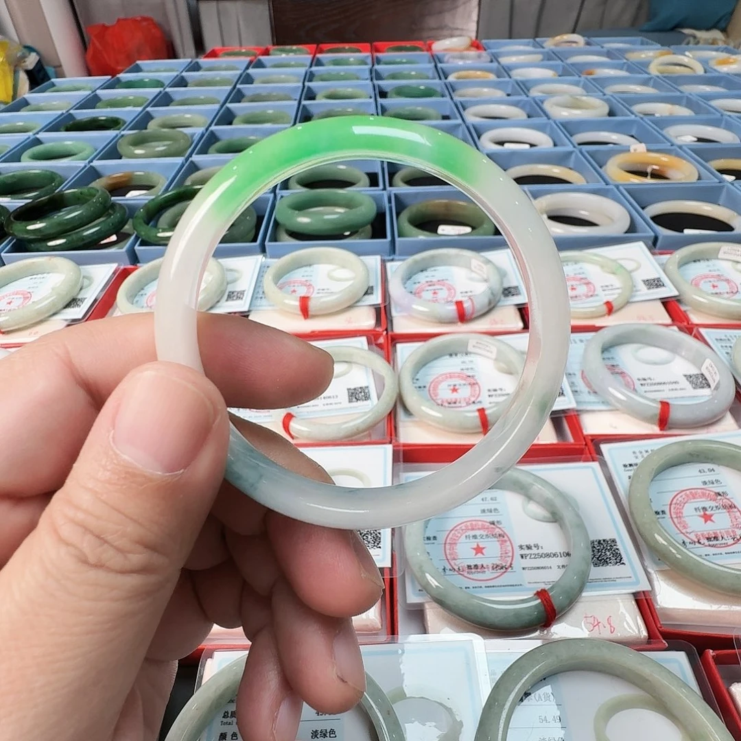 翡翠未镶嵌手镯福利